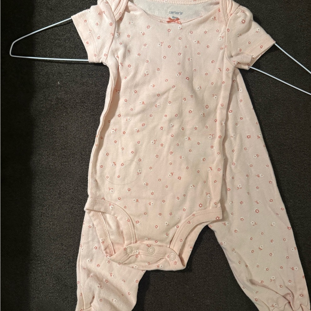 Carter’s Baby Floral Bodysuit & Footed Pants Set | 9 Months | Pink
